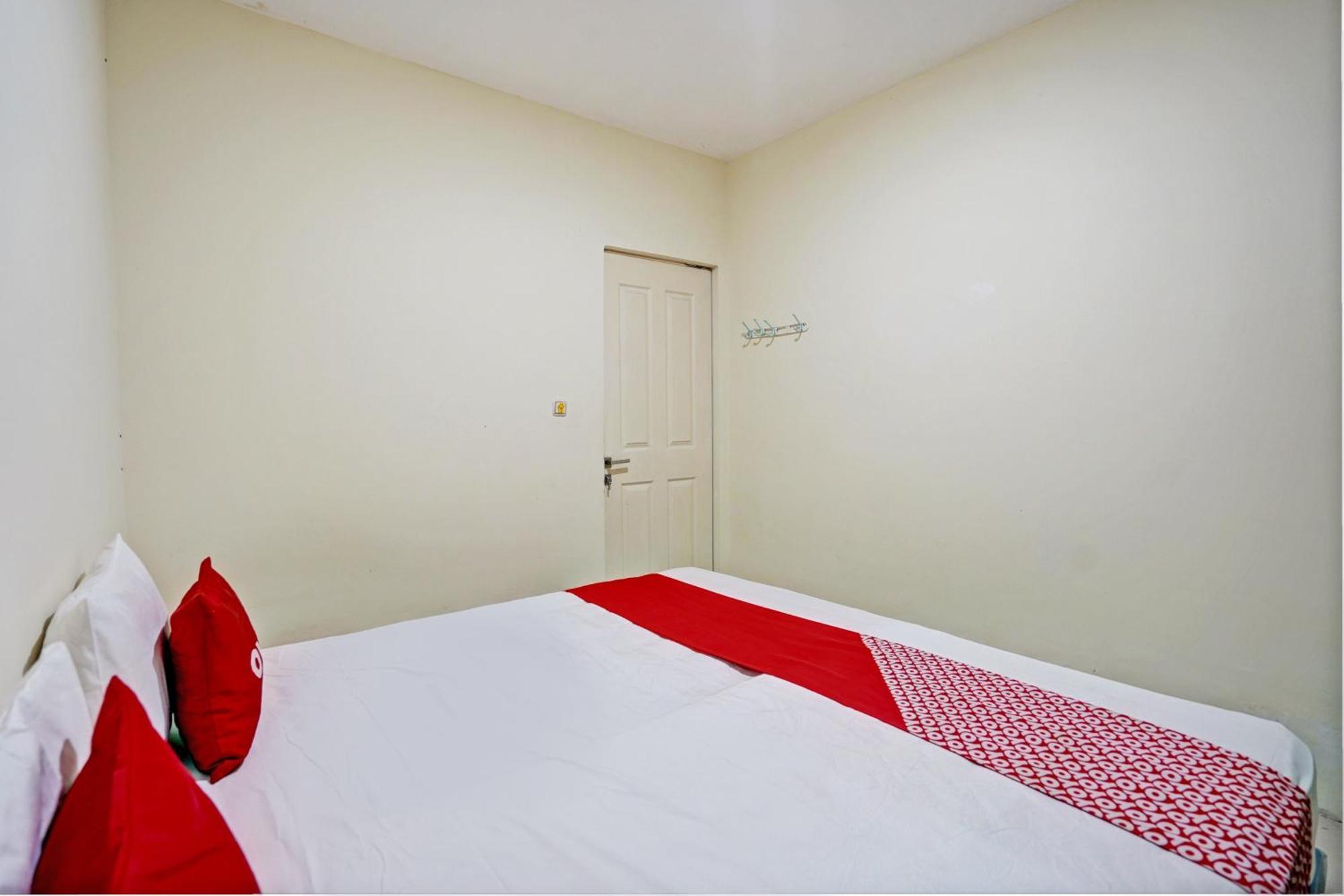 Oyo 93112 Garden Homestay 3 Merlion Surabaya Exterior foto