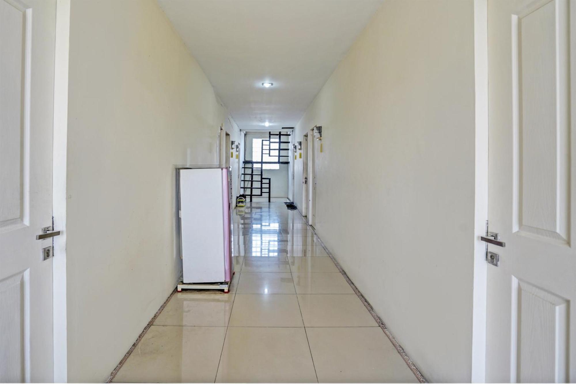 Oyo 93112 Garden Homestay 3 Merlion Surabaya Exterior foto